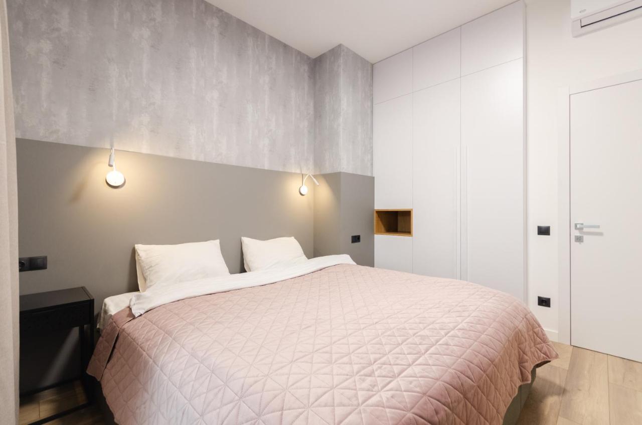 Petrovdom 160-161-166-3A-3B-131A-104A In Beautiful Apartments In Rc "Yaroslaviv Grad" Kiev Esterno foto